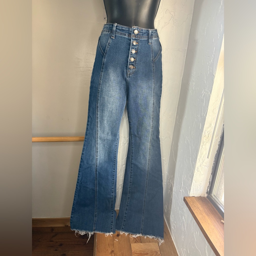 Cello Women's Mid-Blue High-Rise Flare Jeans exposed button fly raw hem sz 28 - Picture 7 of 14
